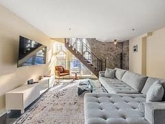 384 Sunnyside Avenue 301, Toronto W01, ON M6R 2S1