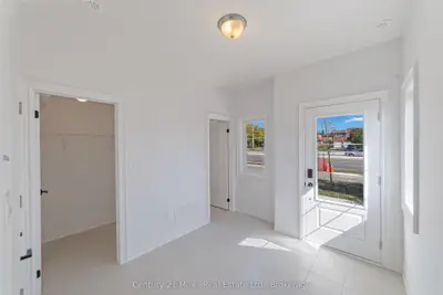 2140 Trafalgar Road 42, Oakville, On L6h 8a5