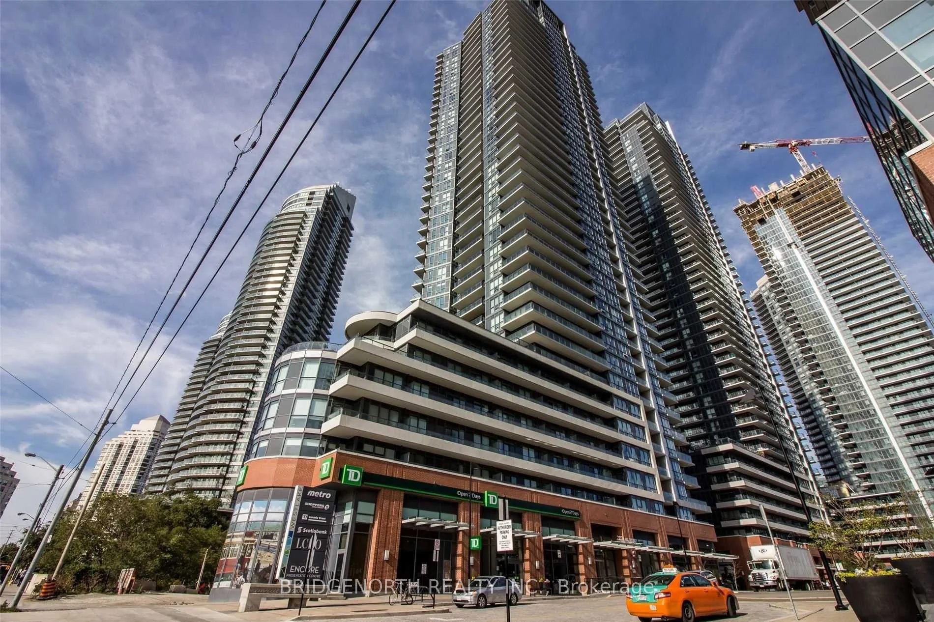 2212 Lakeshore Boulevard W 3806, Toronto W06, ON M8V 1A4