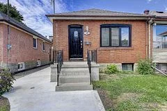 10 Gilpin Avenue Bsmt, Toronto W03, ON M6M 1G6