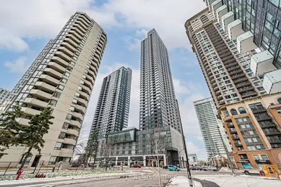 Condo Apartment in Mississauga