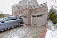 2257 Manor Hill Drive N, Mississauga, ON L5M 5B8