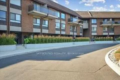 1000 Cedarglen Gate 506, Mississauga, ON L5C 3Z5