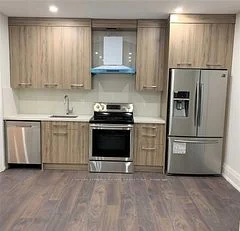 168 Fairview Road W, Mississauga, ON L5B 1K8
