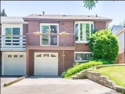 Semi-Detached in Mississauga