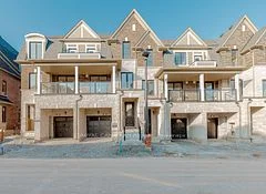Att/Row/Townhouse in Burlington