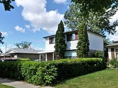 23 Lynmont Road Lower, Toronto W10, ON M9V 3W7