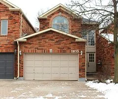 2033 Lumberman Lane, Oakville, ON L6M 2Z1