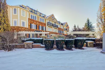 Condo Townhouse in Oakville