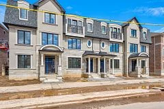 Att/Row/Townhouse in Oakville