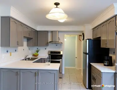 Att/Row/Townhouse in Brampton