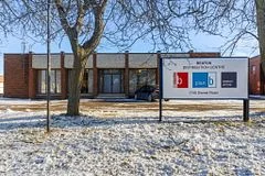 1740 Sismet Road, Mississauga, ON L4W 1R4