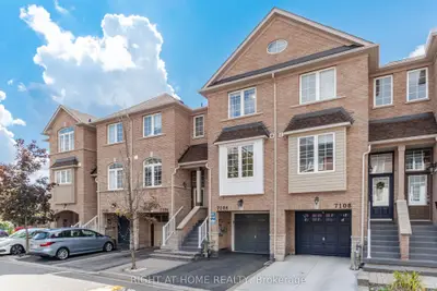 Att/Row/Townhouse in Mississauga