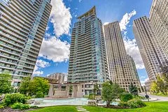 33 Elm Drive W 913, Mississauga, ON L5B 4M2