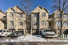 Condo Townhouse in Mississauga