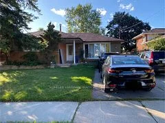 640 Netherton Crescent Lower, Mississauga, ON L4Y 2M4