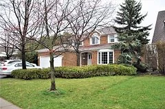 1785 Pilgrims Way, Oakville, ON L6M 1S7