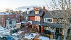 166 Essex Street, Toronto W02, ON M6G 1T5