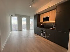 1 Fairview Road E 519, Mississauga, ON L5A 0B4