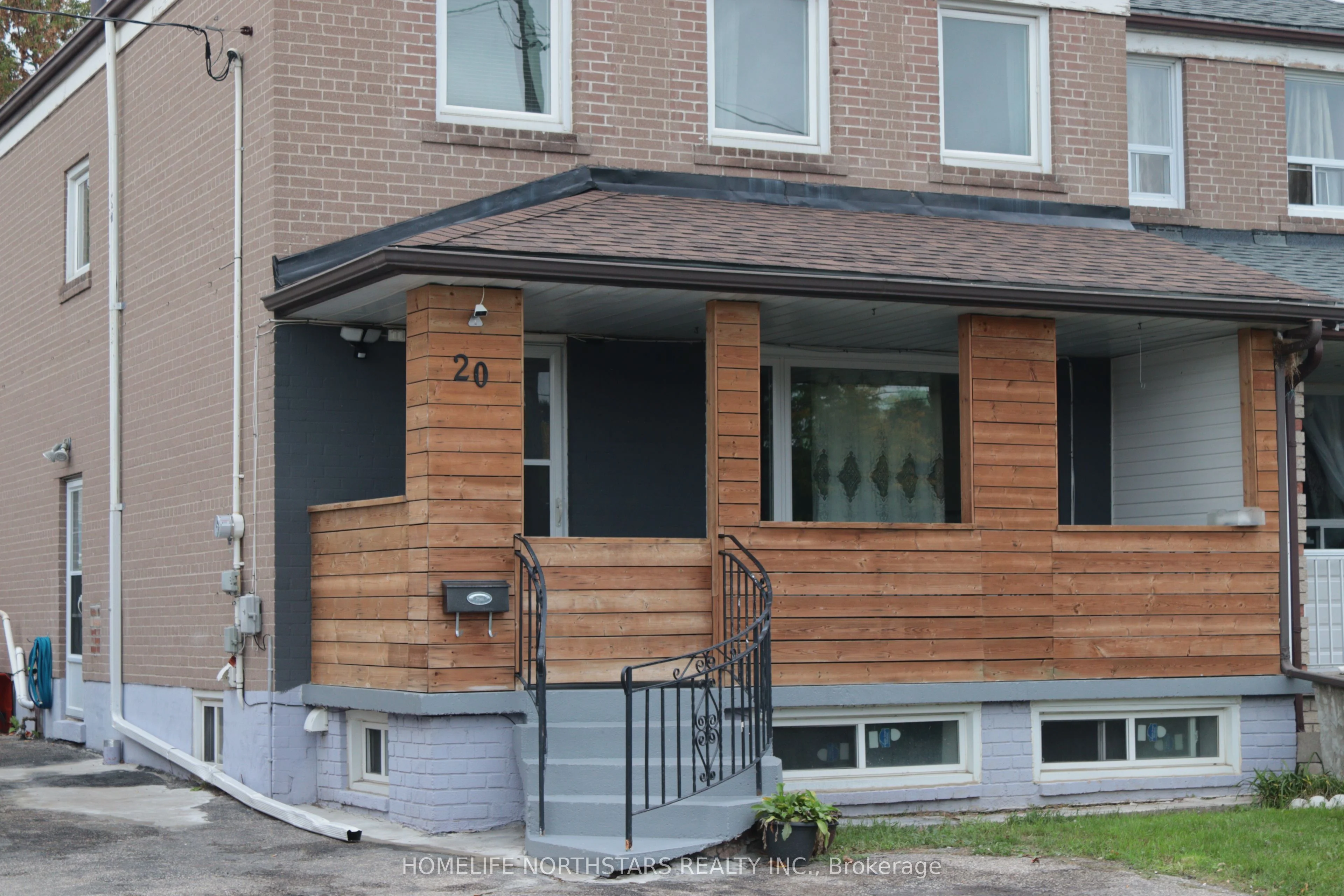 20 Demaris Avenue, Toronto W05, ON M3N 1M1
