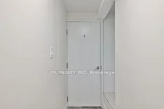 5 Sorauren Avenue 1, Toronto W01, ON M6R 2C6