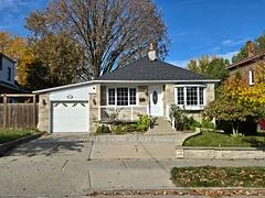 206 King Street N, Toronto W04, ON M9N 1L7