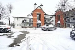Condo Apartment in Oakville