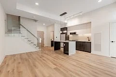 5 York Garden Way TH#102, Toronto W04, ON M6A 2V1