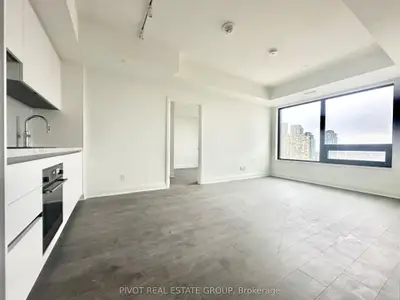 2 Erskine Road 1003, Mississauga, ON L5B 0S1