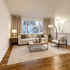 46 Woodlawn Avenue N, Mississauga, ON L5G 3K6