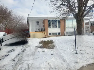 Semi-Detached in Mississauga