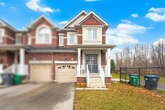 Att/Row/Townhouse in Brampton