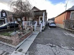 244 Rosethorn Avenue, Toronto W03, On M6m 3l1