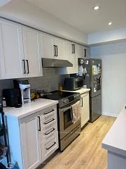 4620 Guildwood Way 10, Mississauga, ON L5R 4H5