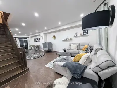 432 Ladycroft Terrace Main and Upper, Mississauga, ON L5A 0A7