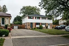 2668 Hollington Crescent Lower, Mississauga, ON L5K 1E7