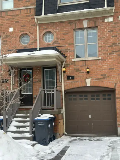Condo Townhouse in Brampton
