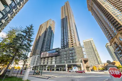 Condo Apartment in Mississauga