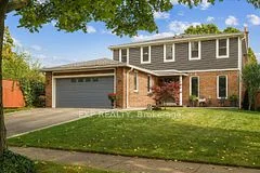 1923 Steepbank Crescent, Mississauga, ON L4X 1T9