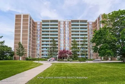 Condo Apartment in Toronto