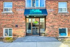 322 N Lakeshore Road W, Mississauga, On L5h 1g8