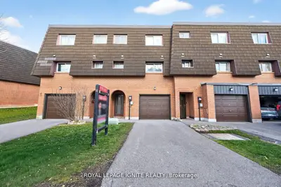 Condo Townhouse in Brampton