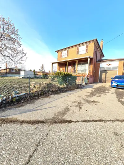 35 York Street, Mississauga, On L4t 3m4