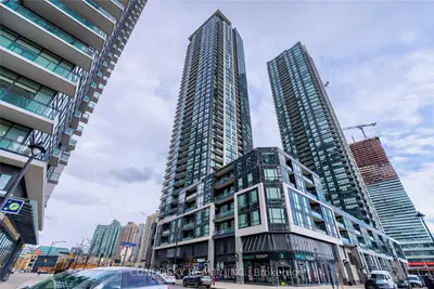 Condo Apartment in Mississauga