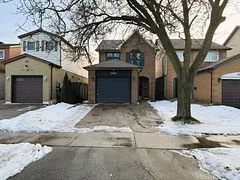 4064 Teakwood Drive, Mississauga, On L5c 3l5