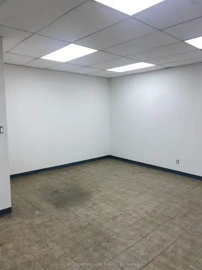 1810 Berkel Road 7, Mississauga, On L4x 1m7