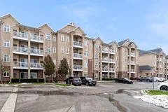 Condo Apartment in Milton
