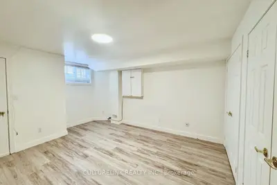 918 St Clarens Avenue Lower, Toronto W02, ON M6H 3X6