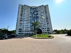 1360 Rathburn Road E 302, Mississauga, ON L4W 4H4