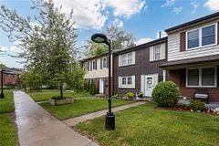 2825 Gananoque Drive 48, Mississauga, On L5n 1v6